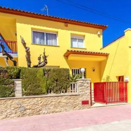 With A Private Pool, Just 19km To The Beaches Of Tarragona! Semesterbostad Rodoñá
