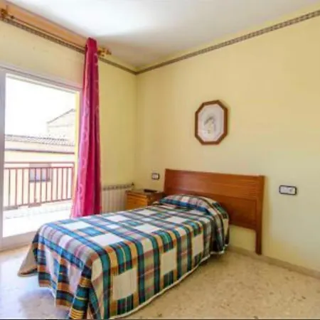 With A Private Pool, Just 19km To The Beaches Of Tarragona! Semesterbostad